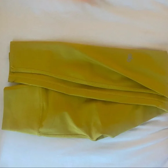 ALO Yoga Yellow Leggings - Picture 3 of 3